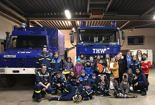 JRK Calw zu Besuch beim Technischen Hilfswerk